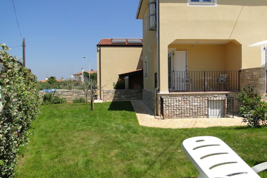 Apartments Villa Ela ウマグ エクステリア 写真