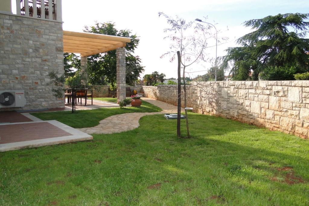 Apartments Villa Ela ウマグ エクステリア 写真