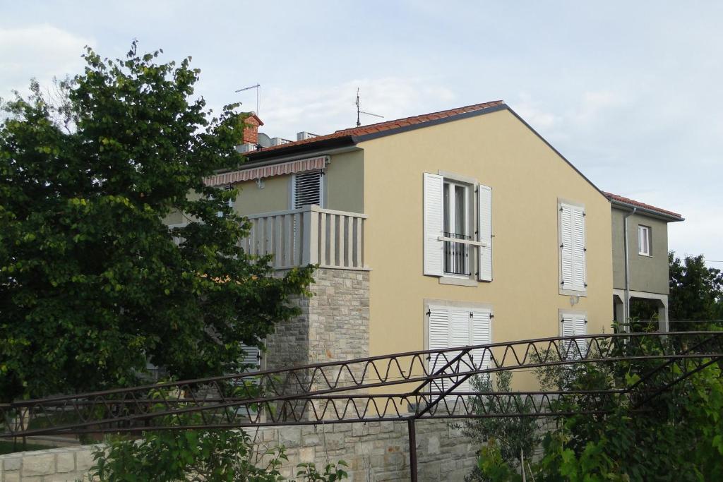 Apartments Villa Ela ウマグ エクステリア 写真