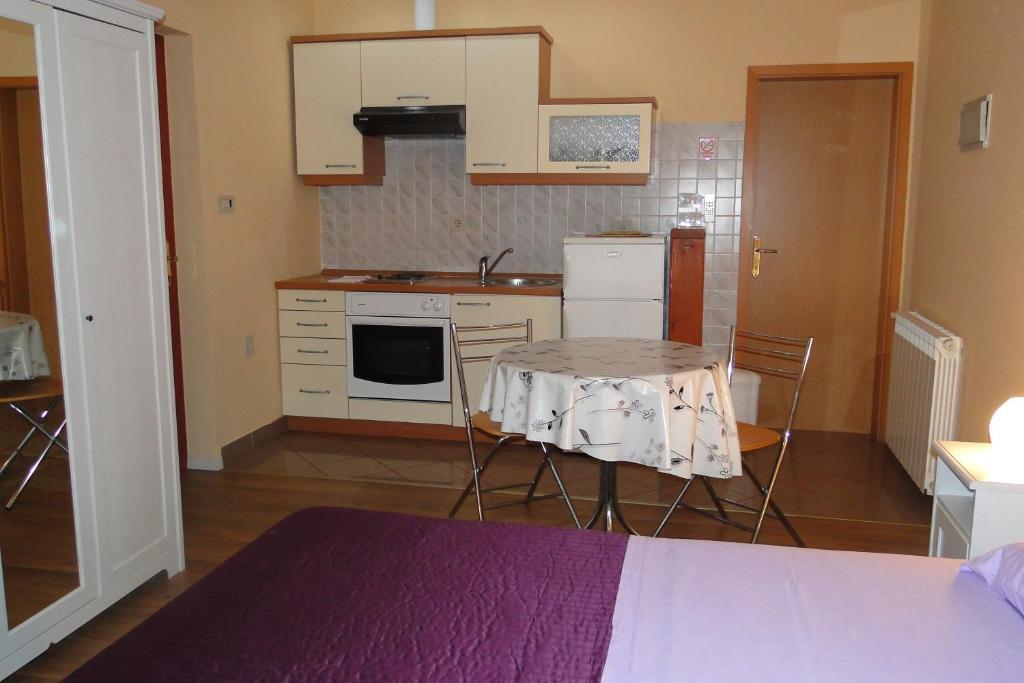 Apartments Villa Ela ウマグ 部屋 写真